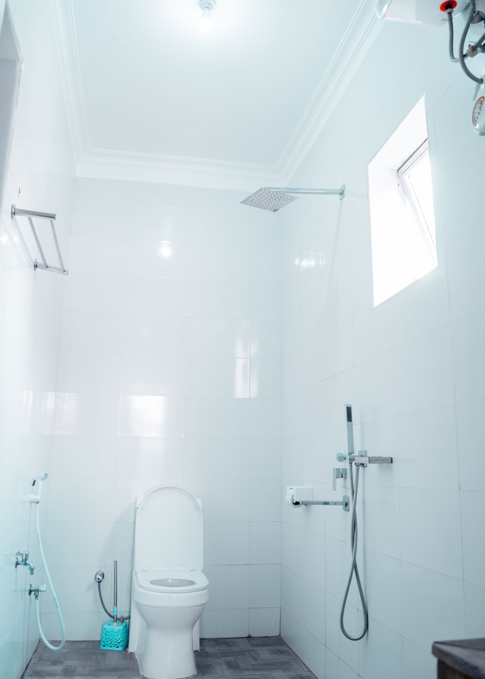 En-suite Bathroom — Full View