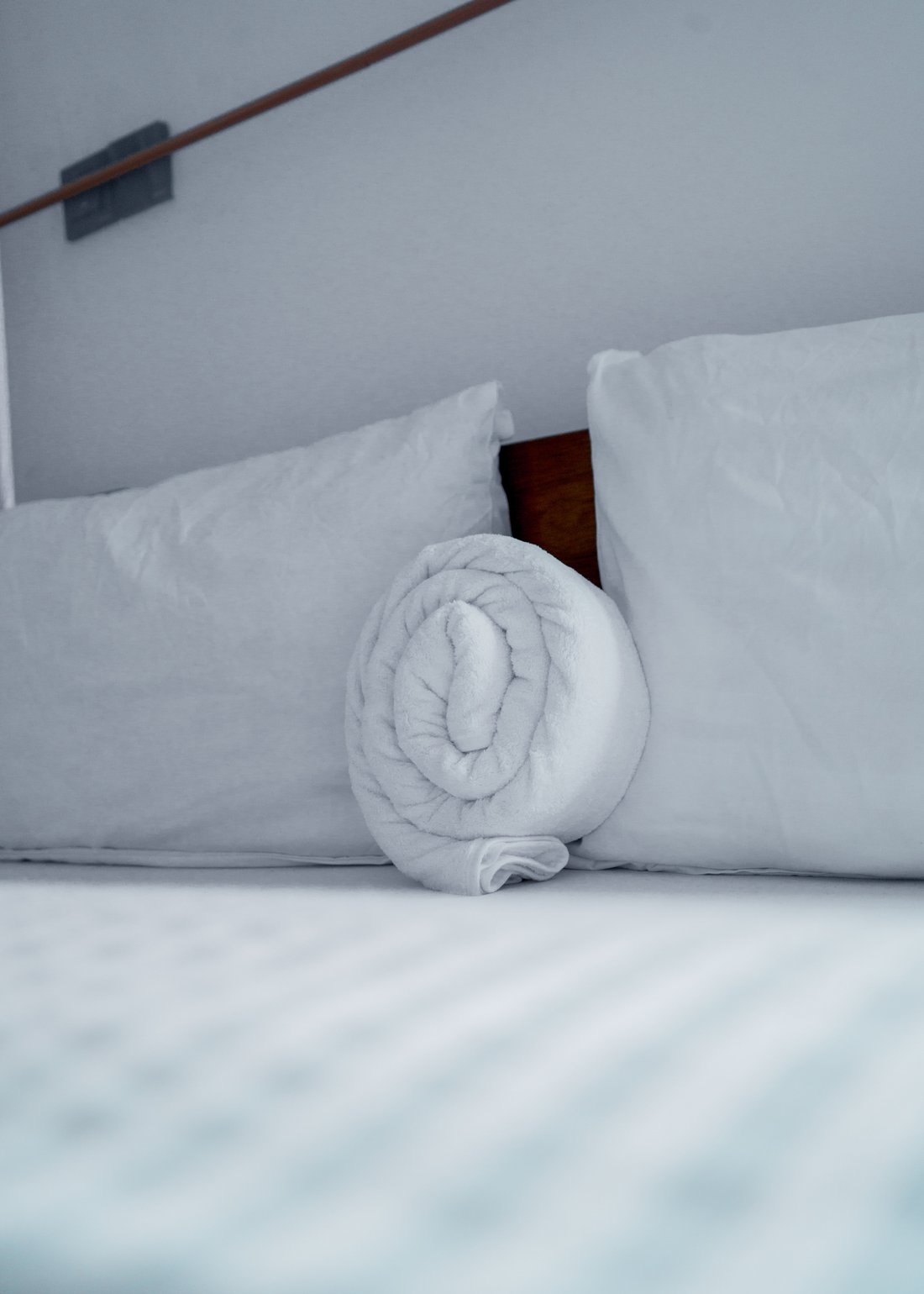 Crisp White Linen & Fresh Towel